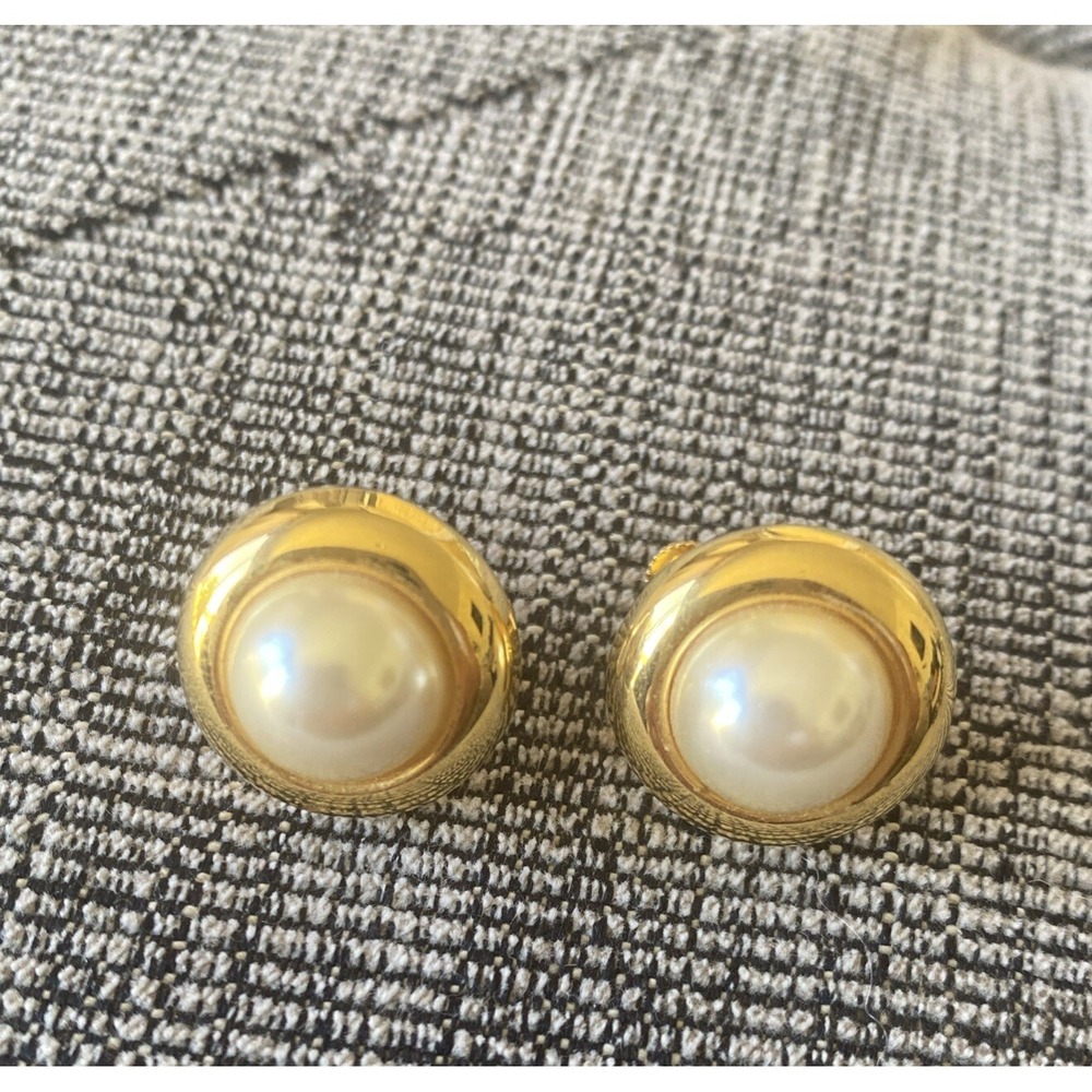 VTG‎ NAPIER Clip On Earrings Faux Pearl Gold Tone Stamped 70s